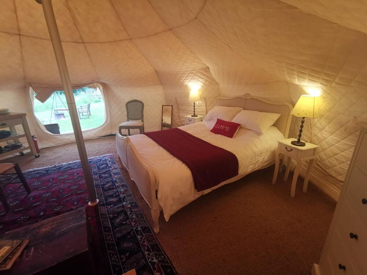 Campsite Moat Island Glamping *