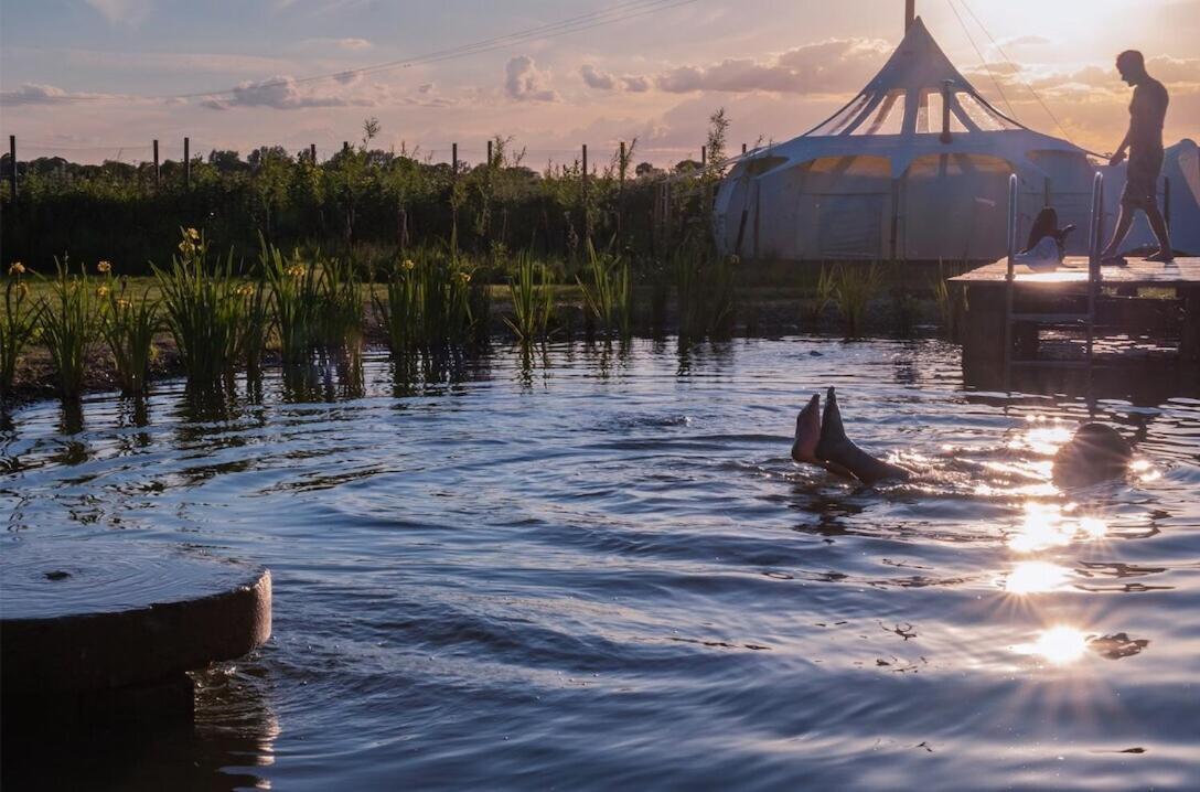 Campsite Moat Island Glamping Norwich
