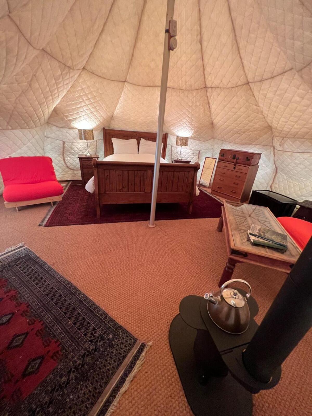 Campsite Moat Island Glamping Norwich